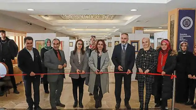 Kadınlar ve Çiçekler Sergisi açıldı