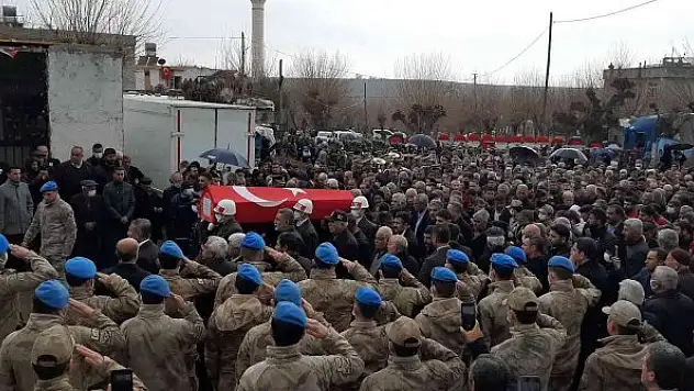 Şehit Uzman Çavuş Mahmut Güleş son yolculuğuna uğurlandı