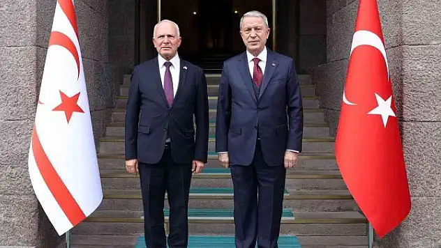Bakan Akar, KKTC Cumhuriyet Meclisi Başkanı Töre'yi kabul etti