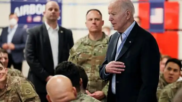 Biden'dan Polonya'daki Amerikan askerlerine ziyaret