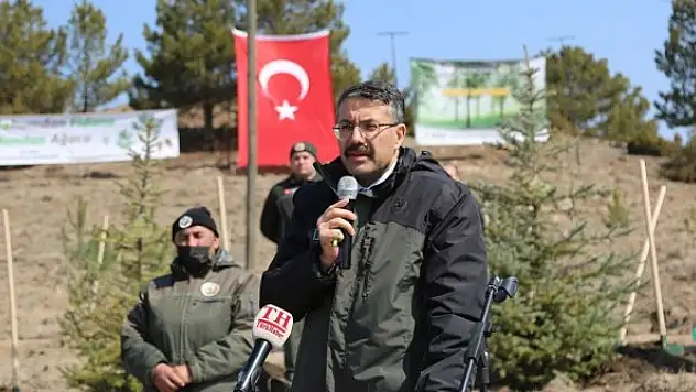 Kütahya'da bin 500 fidan toprakla buluştu