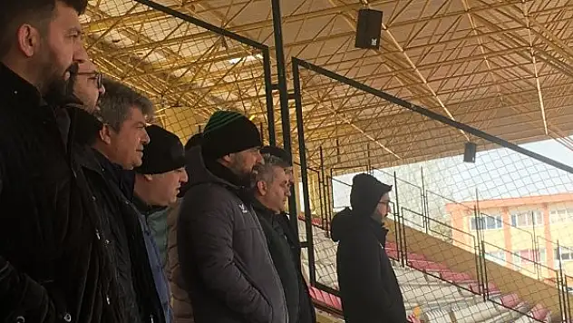 İlhan Palut, pilot takımın maçını izledi