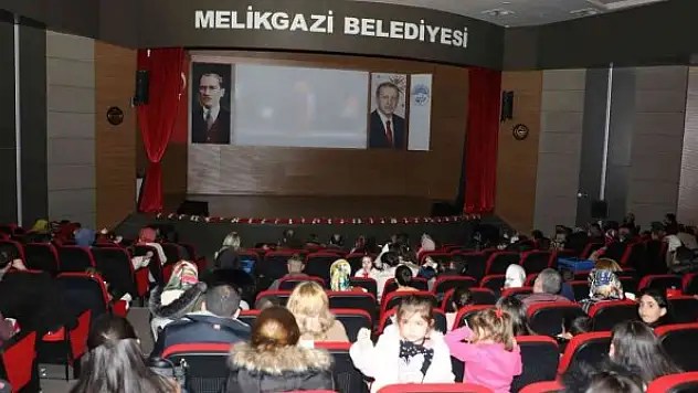 Çocukların sinema keyfi devam ediyor