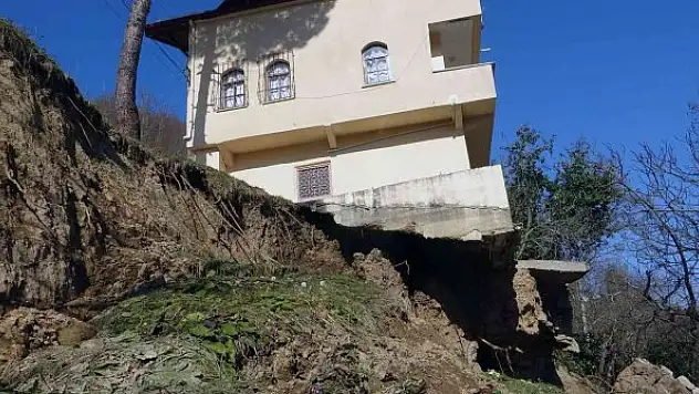 Heyelan nedeniyle köylüler tedirgin