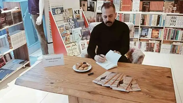 İkinci bilim-kurgu romanını çıkaran Samsunlu polise senaristlik teklifi