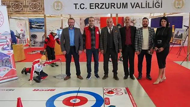 Kış ve buz sporları standına yoğun ilgi