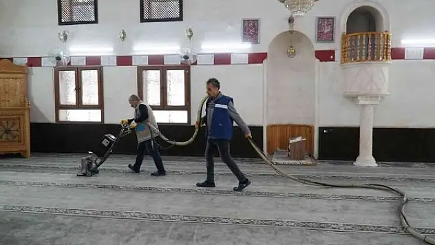 Camilerde Ramazan hazırlığı