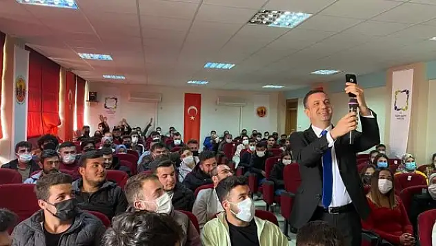 Üniversiteli gençlere ücretsiz sinema