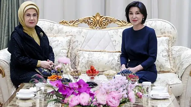 Emine Erdoğan, Taşkent'te el işi sanatları müzesini ziyaret etti