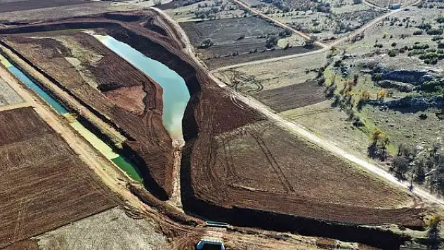 Kış yağışlarında biriktirilen 30 bin metreküp su, yer altı su kaynaklarına can verdi