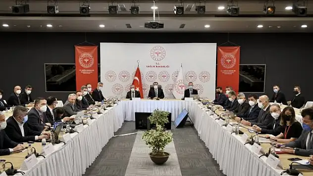 Bakan Koca: İstanbul'da yoğun bakım doluluk oranı üçte bire indi