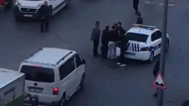 Sokakta çıkan kavgada silahlar konuştu