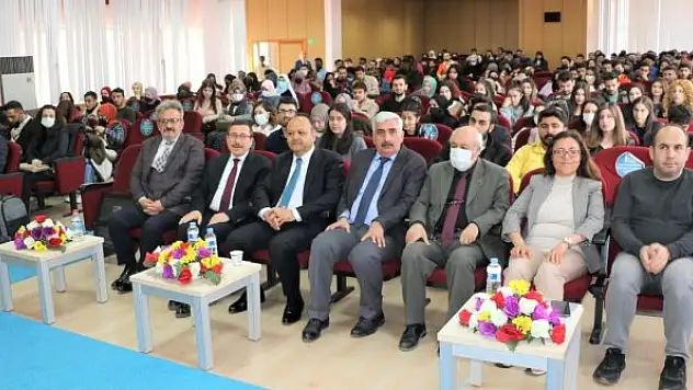 14 ülkede 145 bin Türk öğrenci eğitim görüyor