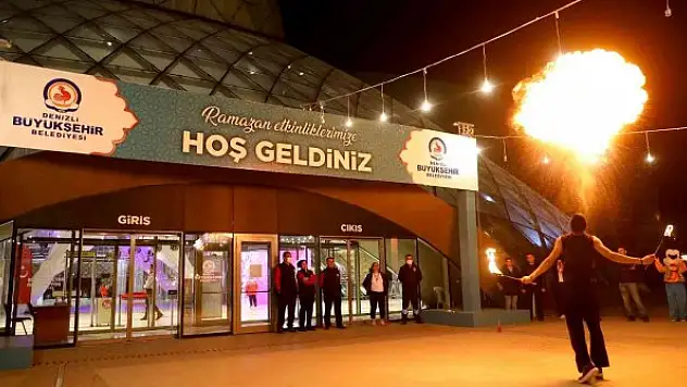 Ateş gösterileri nefes kesti