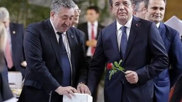 'Faiz indirimi ekonominin yararınadır'