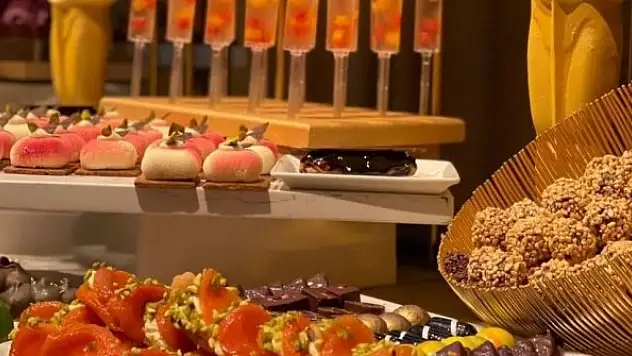 Kayısı tatlısı Oscar menüsünde