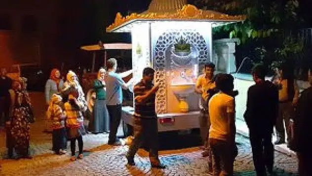 Bu çeşmeden limonata ve şerbet akıyor!