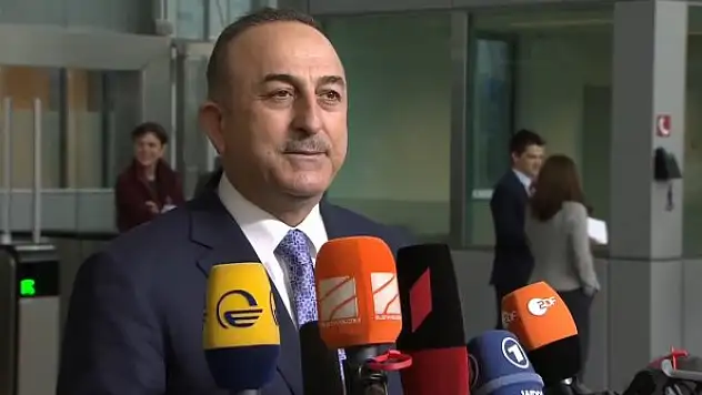 Çavuşoğlu, Brüksel'de yabancı basının sorularını yanıtladı