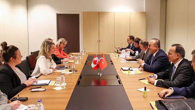 Çavuşoğlu, Brüksel'de mevkidaşlarıyla ikili görüşmeler yaptı