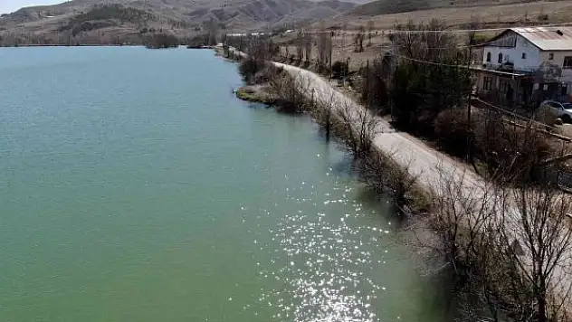 Geçtiğimiz yıl kuruyan göller karların erimesi ile doldu taştı