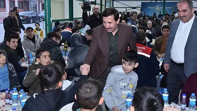 Başkan Kılca, iftar ve teravihte vatandaşlarla buluştu