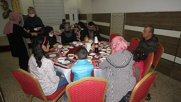 Beyşehir Kaymakamı Özdemir, yetim çocuklarla iftar yaptı
