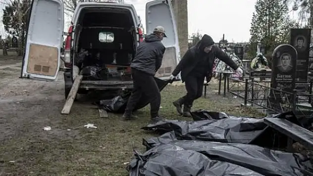 Ukrayna: Buça'daki toplu mezardan çıkan 40 ceset sivillere ait