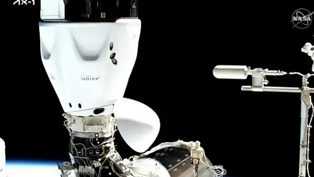 SpaceX Falcon 9'dan tarihi iniş