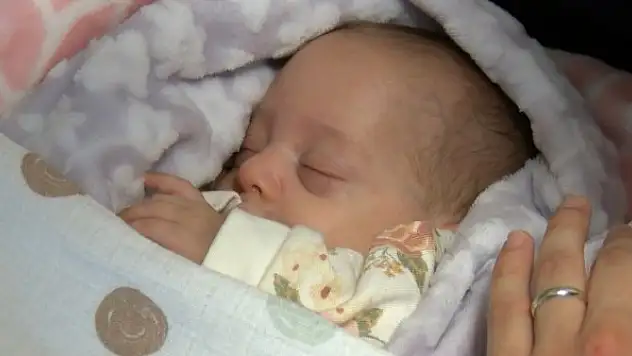 Üçüz kardeşlerden Nisa bebek, mucizeyle hayata tutundu