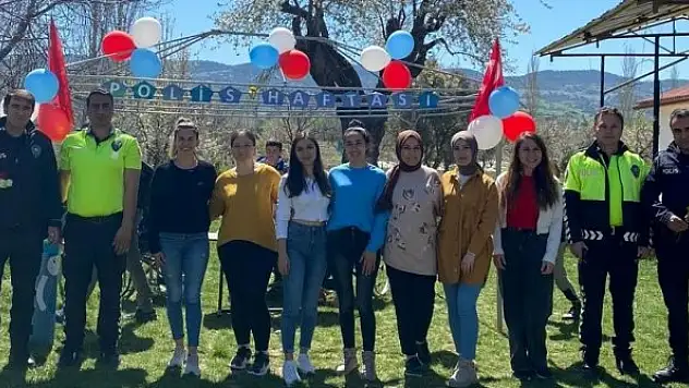 Kavga ihbarına giden polislere pasta sürprizi