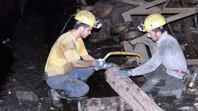 Kömür işçilerinin karanlık dehlizlerdeki ramazanı