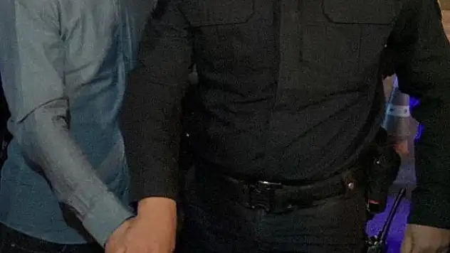 Kavga ihbarına gelen polislere sürpriz yaptılar