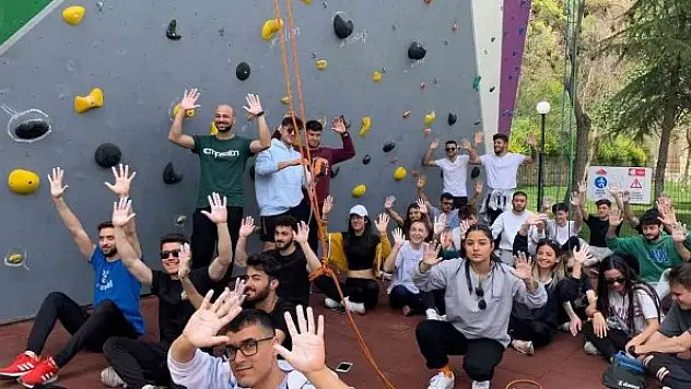 Tırmanma duvarı lise ve üniversite öğrencilerini ağırladı