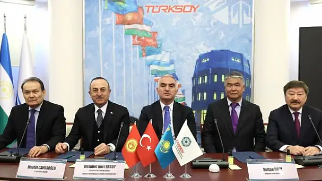 Bakanlar TÜRKSOY'da devir teslim törenine katıldı