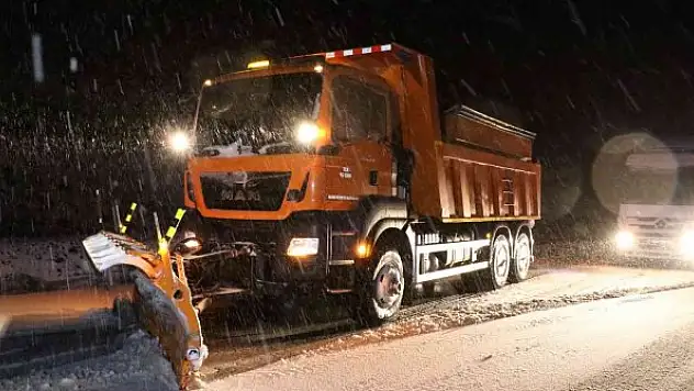 Kar ve tipi ulaşımda aksamalara neden oldu