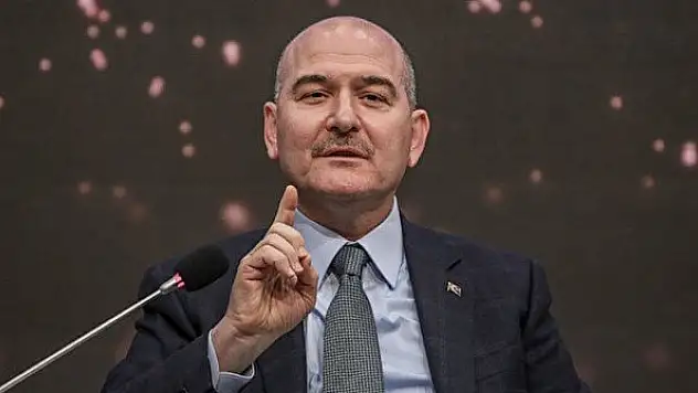 Bakan Soylu kazada yaralanan öğrencileri ziyaret etti