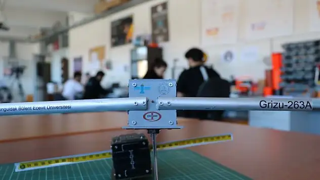 Türkiye'nin ilk cep uydusu uzaydaki görevini 3 aydır sürdürüyor