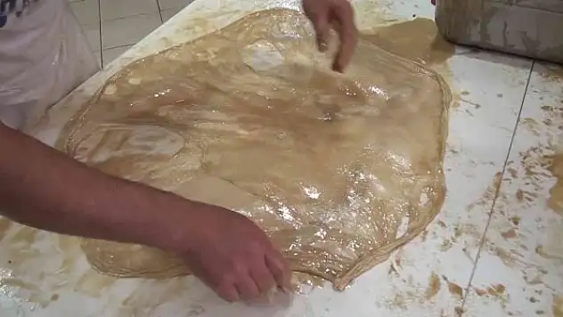 Kütahya'da Ramazan ayının vazgeçilmez lezzeti: Tahinli pide