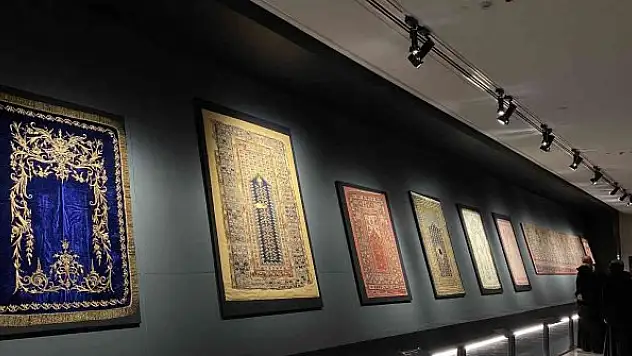 Asırlık seccadeler İslam Medeniyetleri Müzesi'nde görücüye çıktı