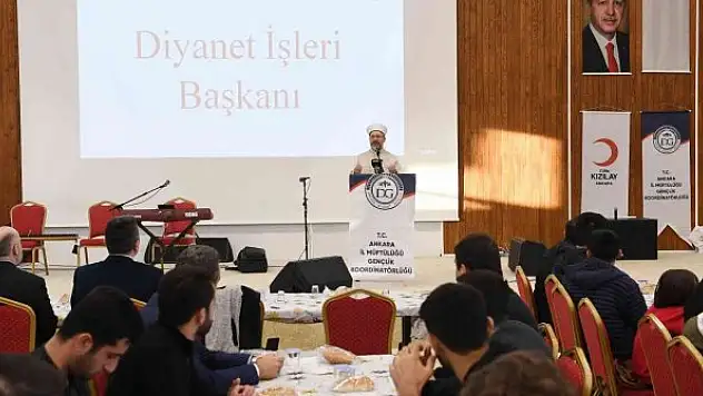 Diyanet İşleri Başkanı Erbaş, gençlerle iftarda buluştu