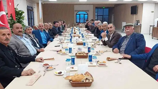 Muhtarlar tam kadro iftar yemeğinde buluştu