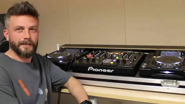 DJ'lik gençler tarafından trend bir meslek haline geldi