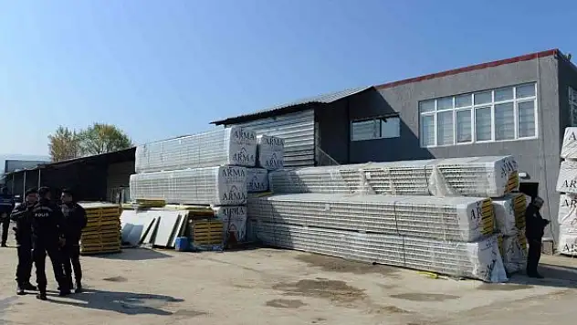 Kaçak fabrika üçüncü kez yıkıldı