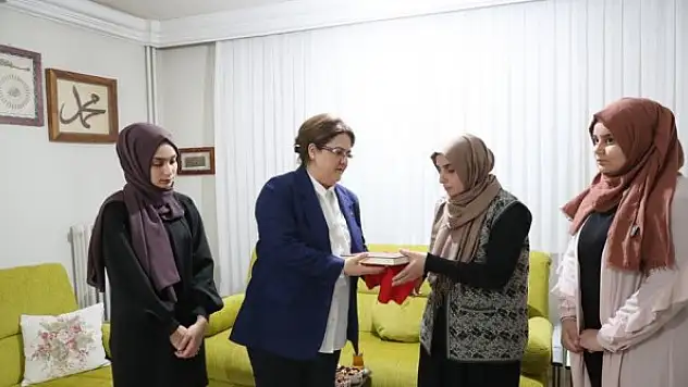 Bakan Yanık ve bakanlık personelleri, şehit ailelerini ziyaret etti