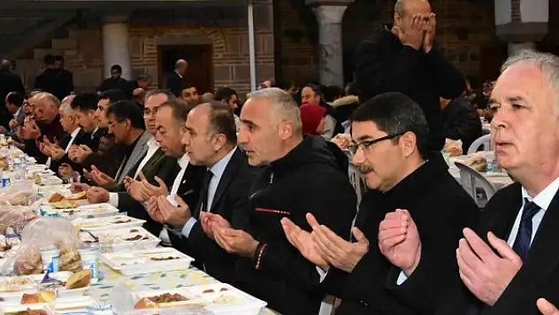 Başkan Çelik iftar sofrasında pazarcıların sorunlarını dinledi