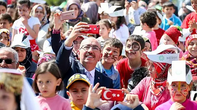 80 Binde Devri Alem Parkı 23 Nisan'da  ücretsiz hizmet verecek