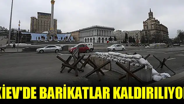 Ukrayna'nın başkenti Kiev'de barikatlar kaldırılıyor