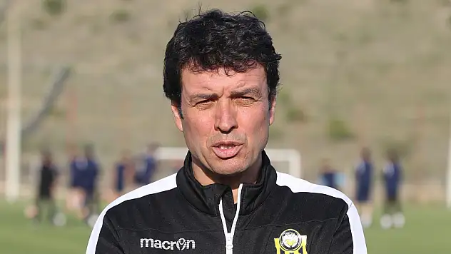 Cihat Arslan: Yılın takımı Konyaspor, teknik direktörü de İlhan Palut