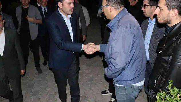 Bakan Kurum'dan şehit ailesine taziye ziyareti