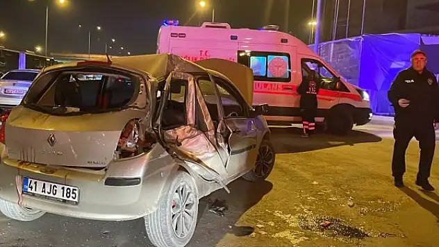 Trafik kazasında 2'si ağır 3 kişi yaralandı